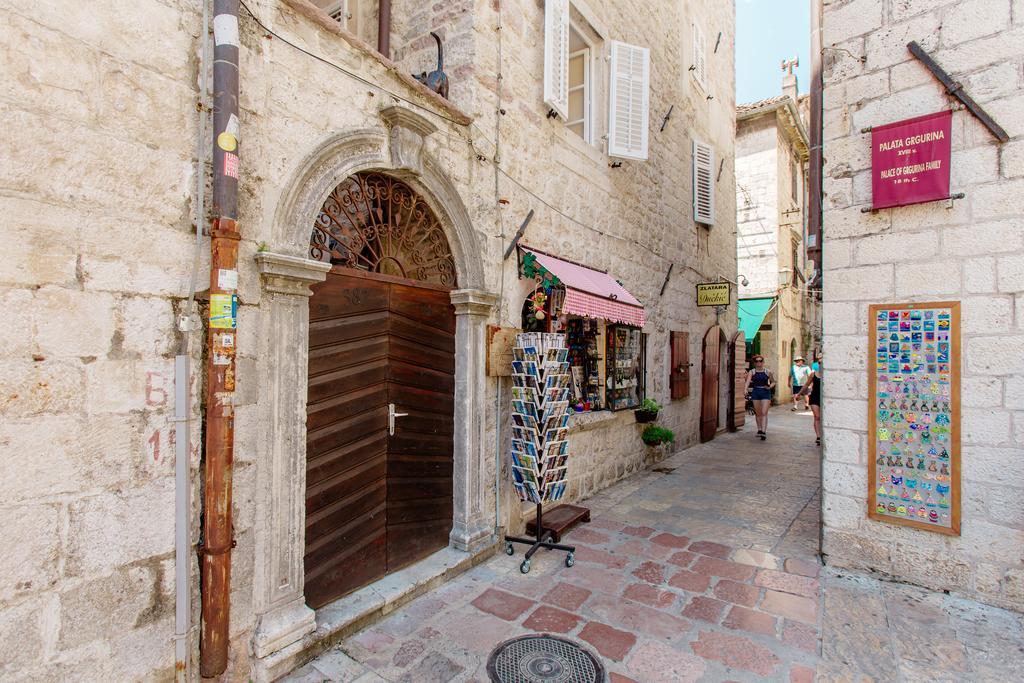 Old Town Museum Square Apartment Kotor Luaran gambar